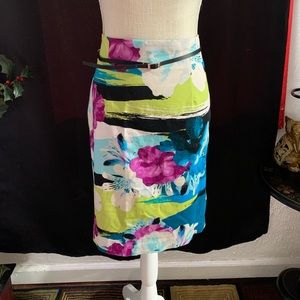 Worthington White w Flowers Skirt and Belt 10